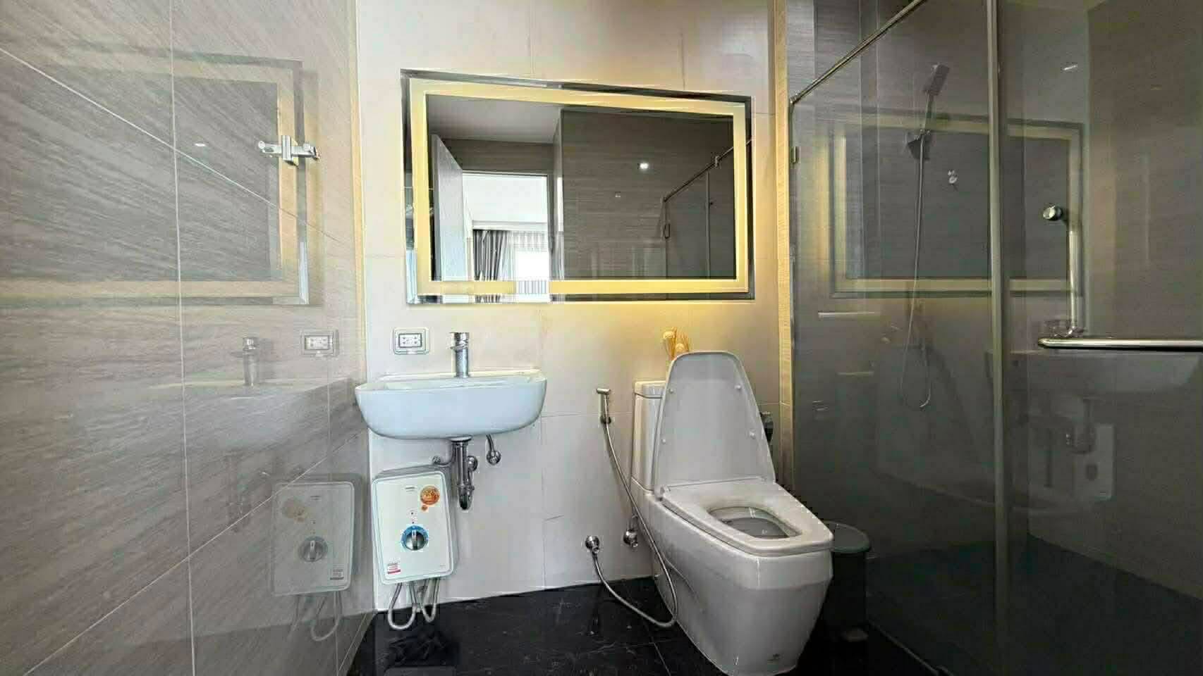 Aeras Beachfront Jomtien 