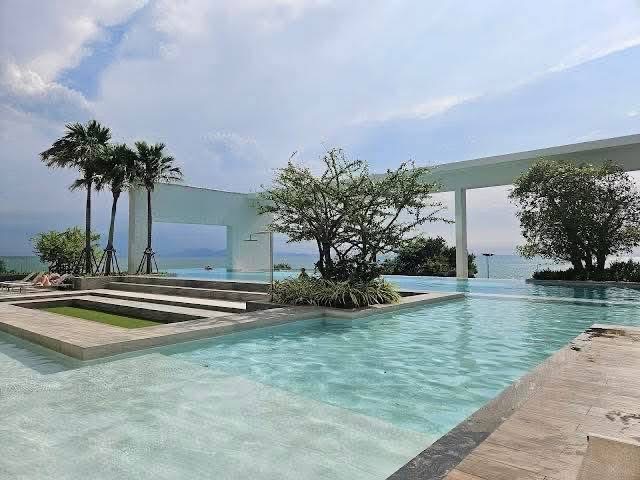 Aeras Beachfront Jomtien 