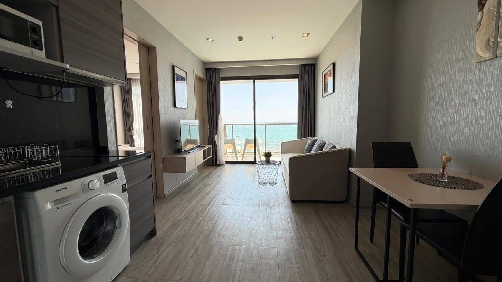 Aeras Beachfront Jomtien 