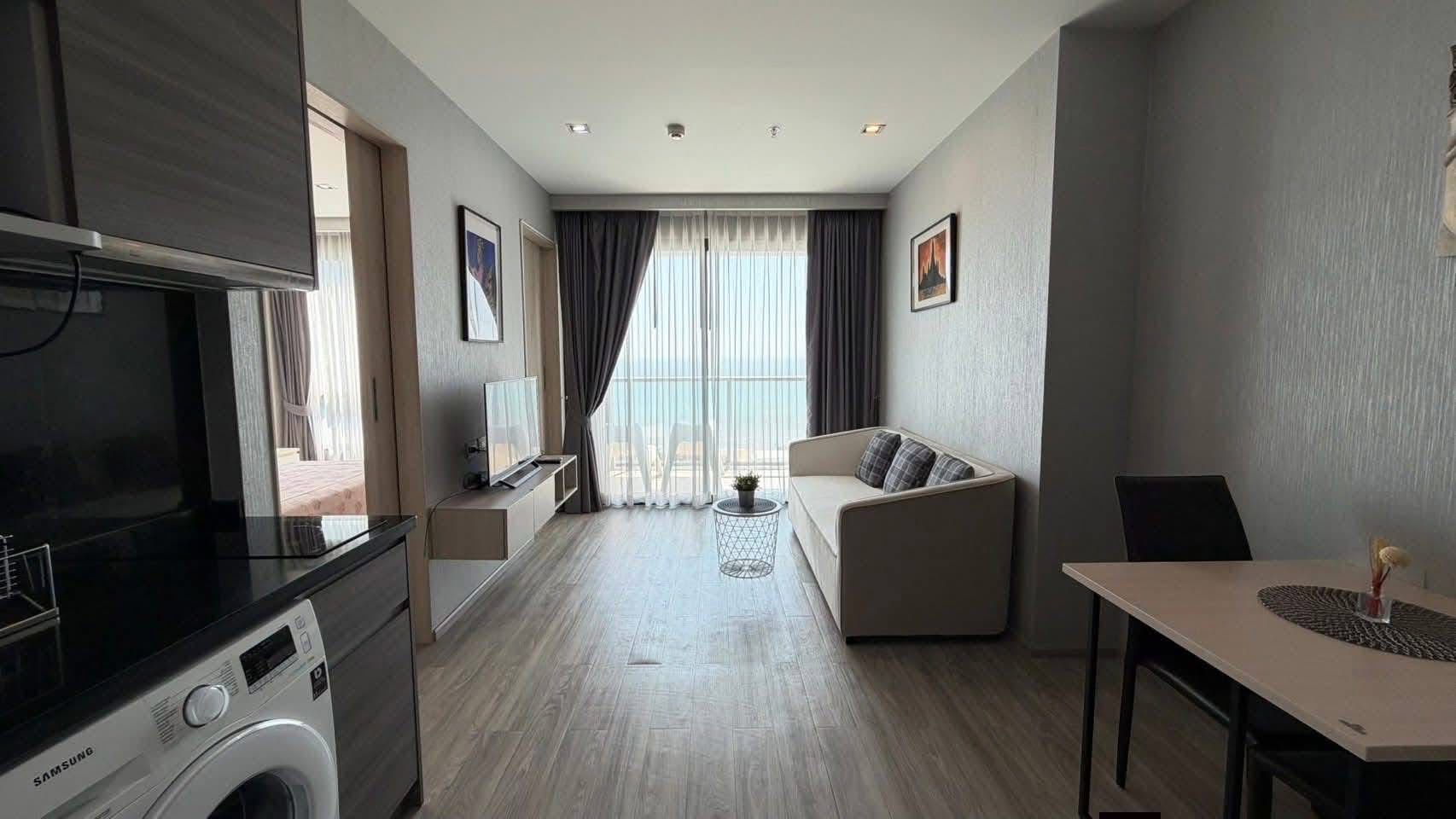 Aeras Beachfront Jomtien 