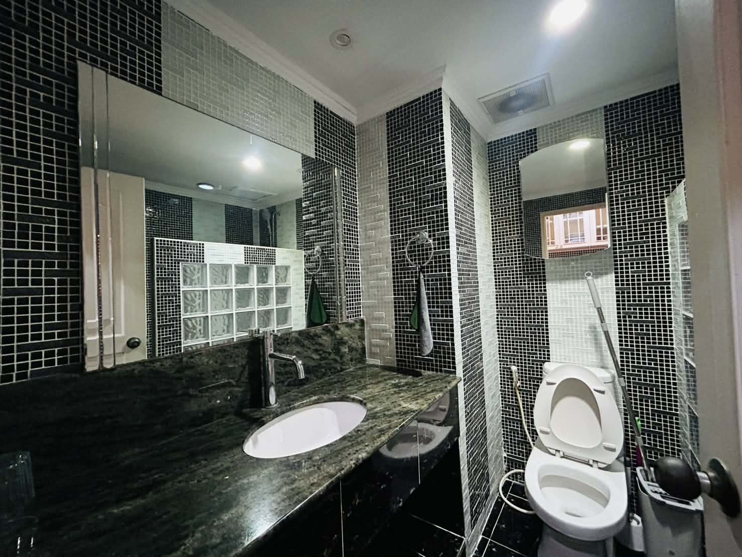 Jomtien Beach Condominium S2