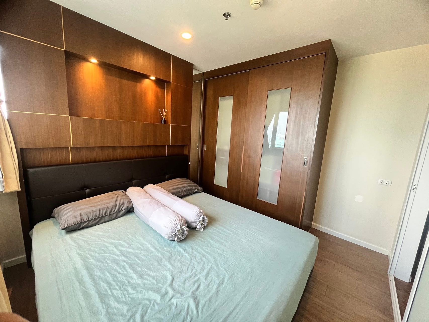 Lumpini Condo Town 