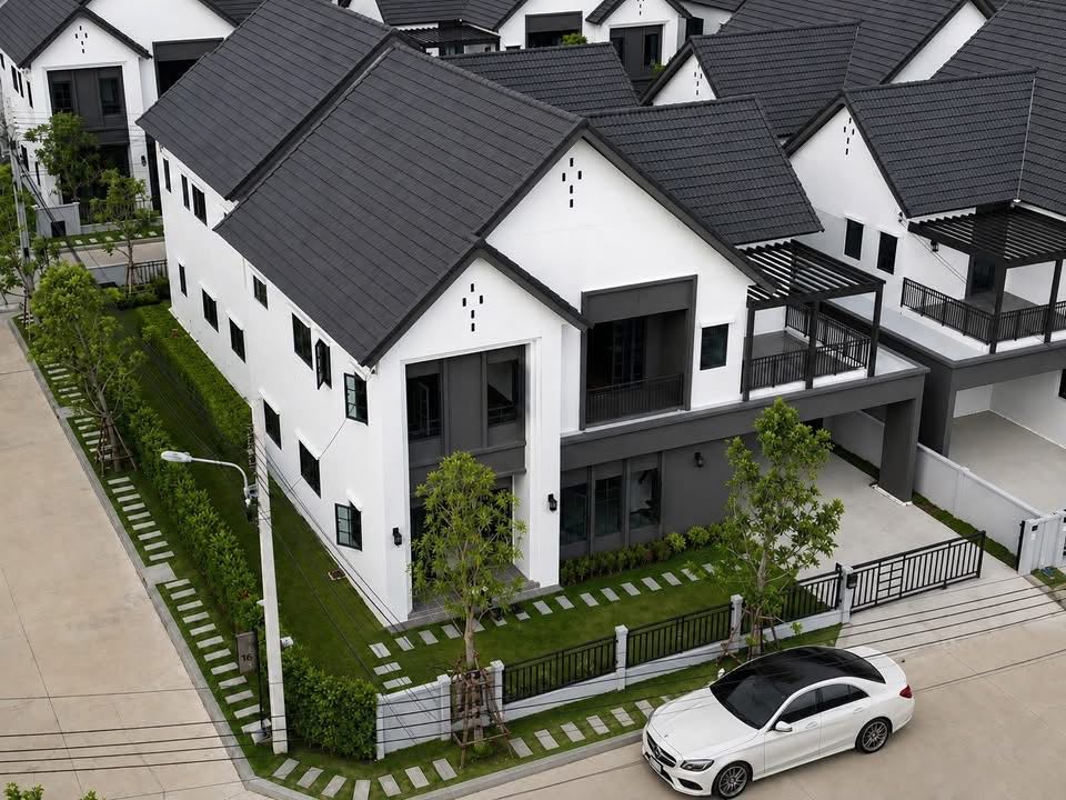 Centro Bangna｜邦纳4卧豪华别墅