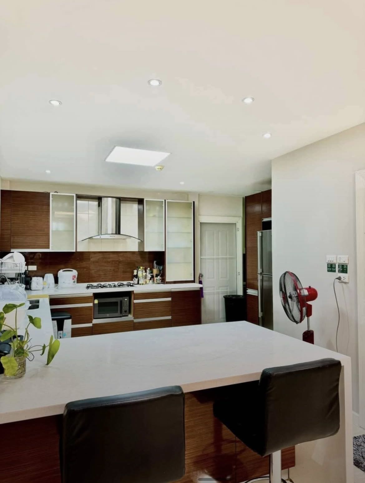 芭提雅全新翻修豪华泳池别墅