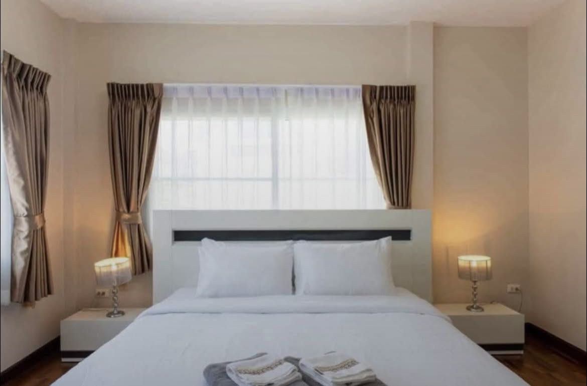 芭提雅全新翻修豪华泳池别墅