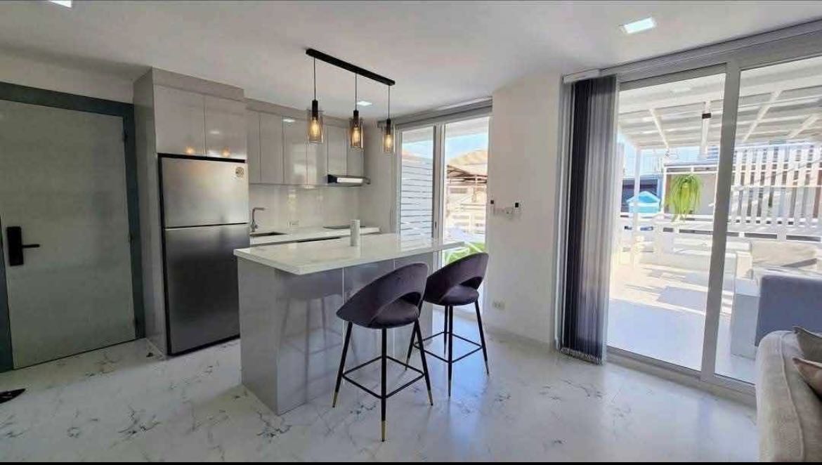 Pratumnak  · Soi 5（高端安静区域）