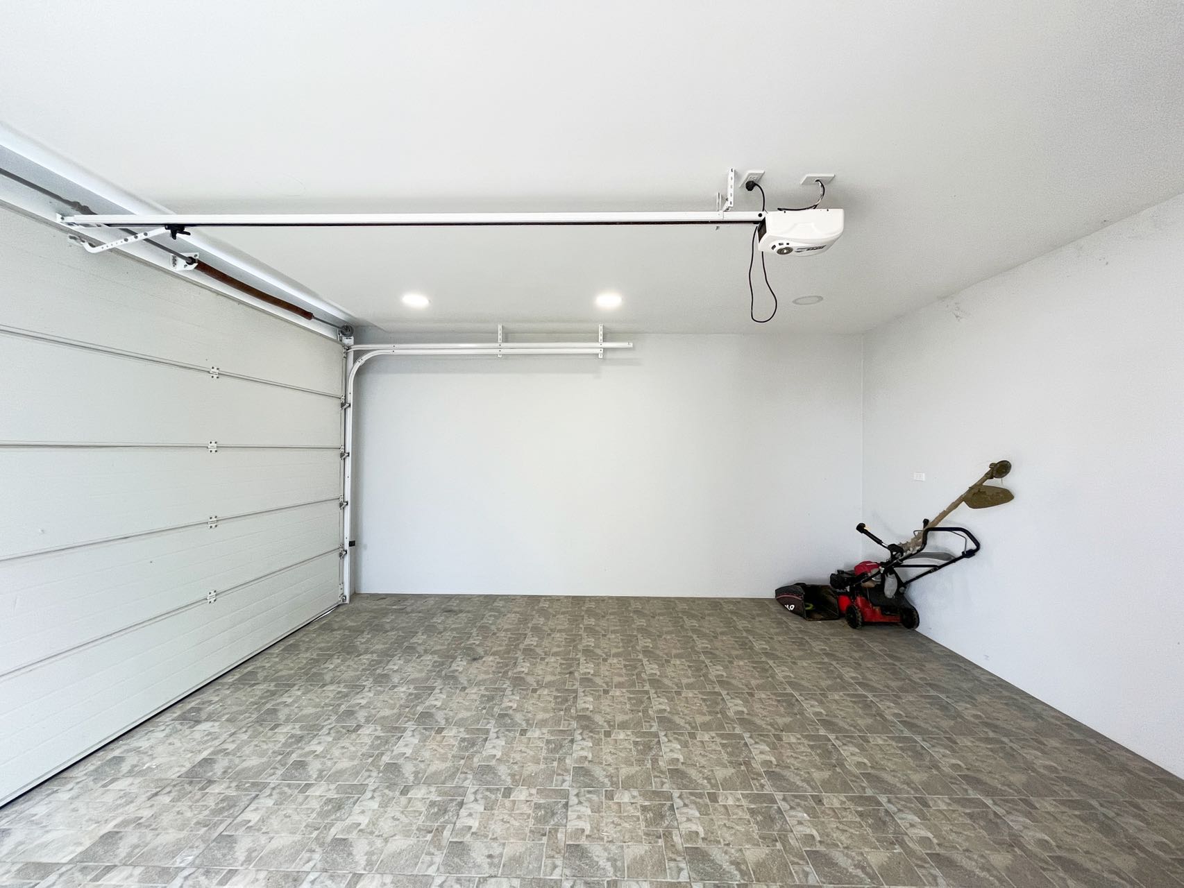 PALM LAKESIDE VILLAS