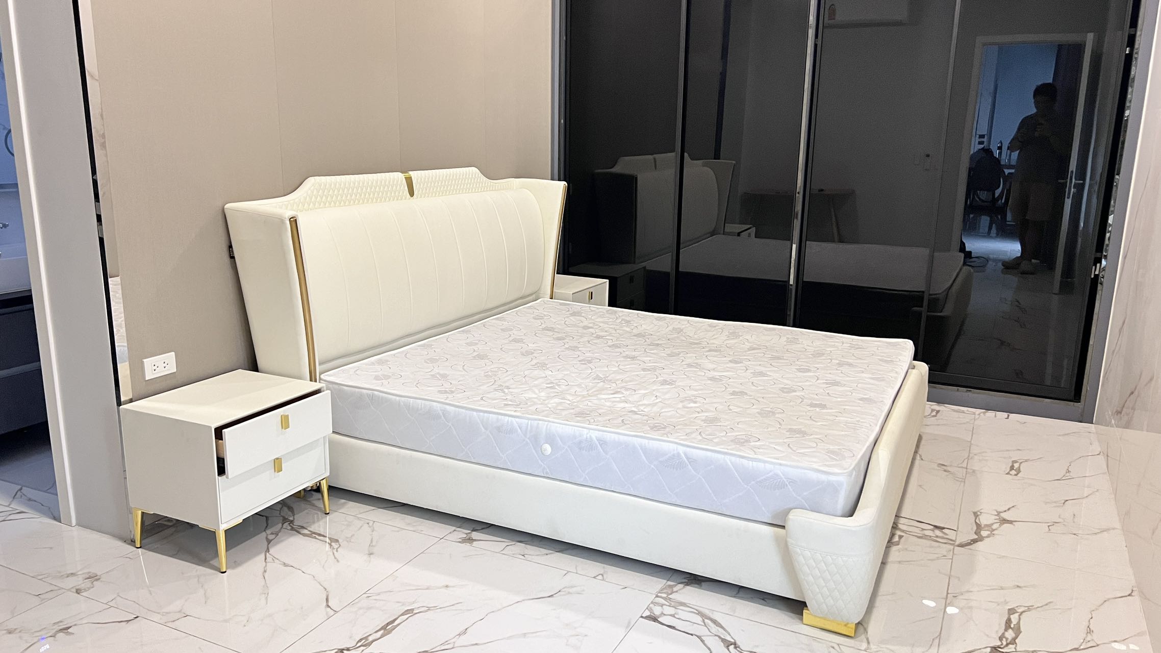 PALM LAKESIDE VILLAS