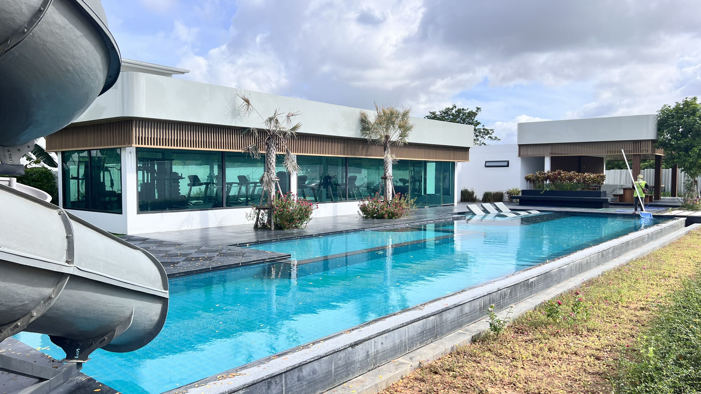 PALM LAKESIDE VILLAS