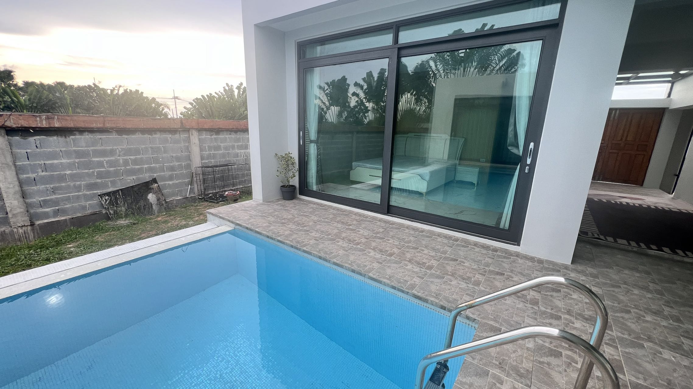 PALM LAKESIDE VILLAS