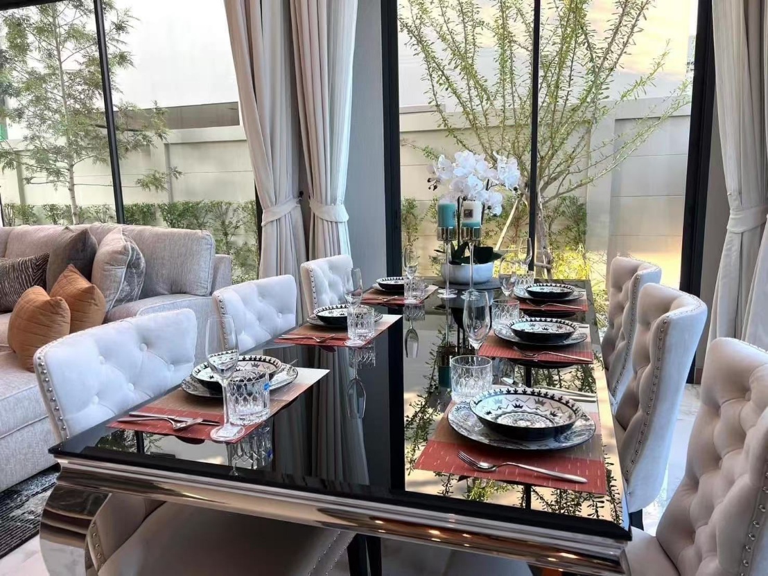 Madcha  Nirvana Pattaya