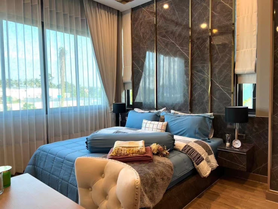 Madcha  Nirvana Pattaya