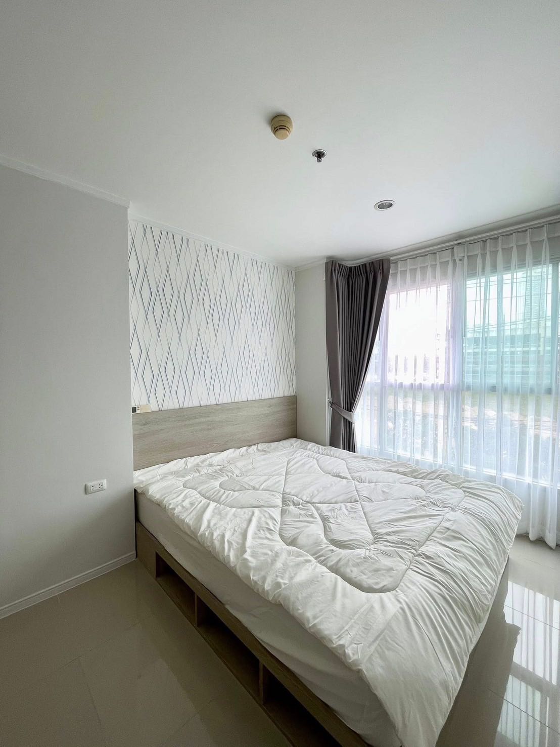 隆披尼海滩 中天