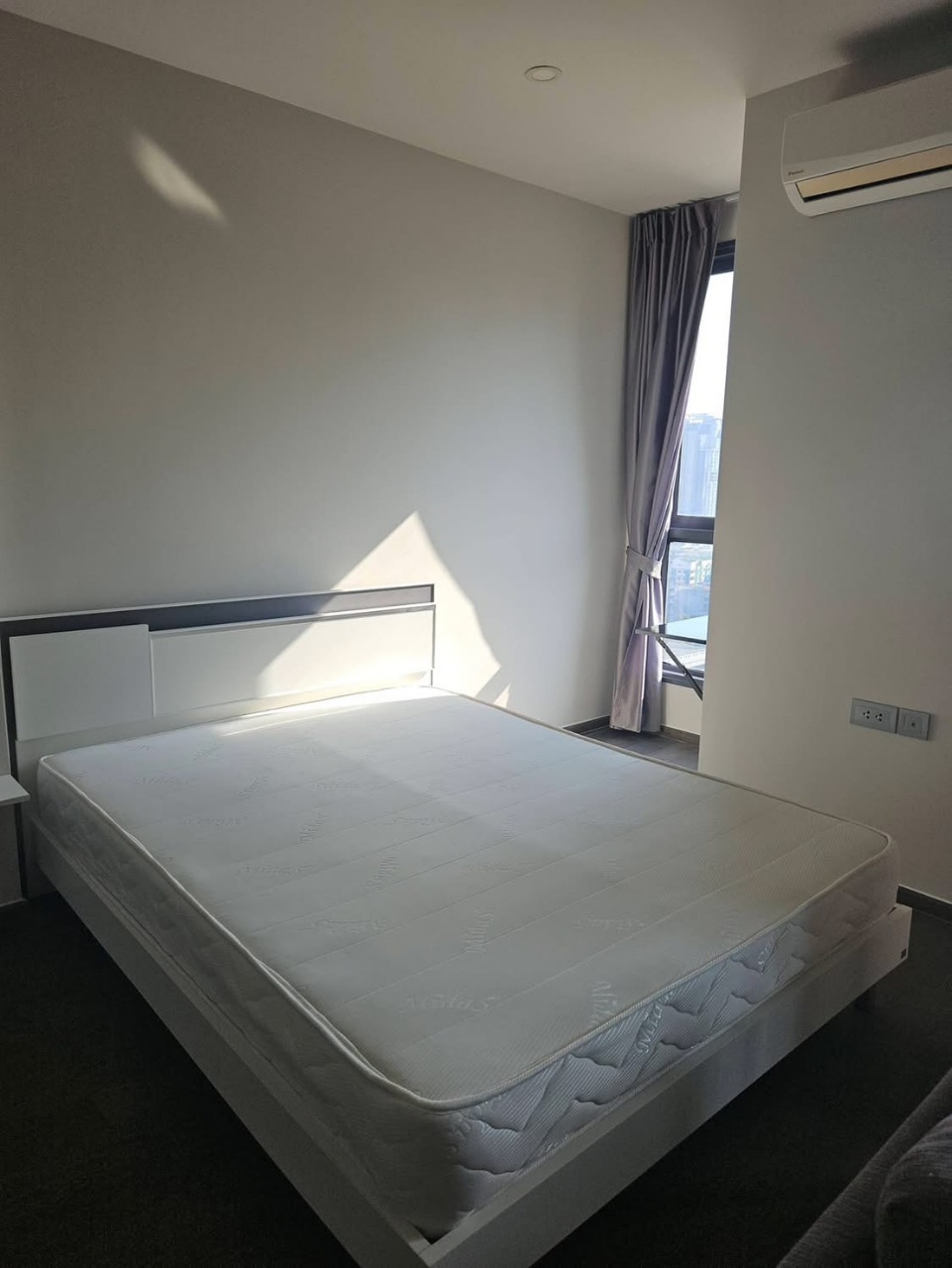 IDEO Q SIAM-RATCHATHEWI