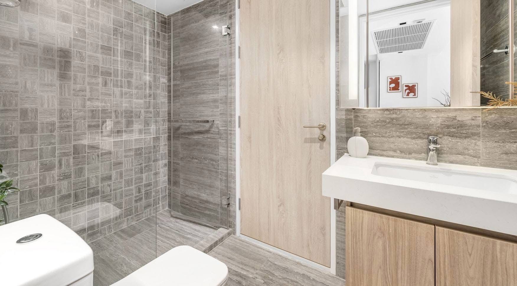 Craft Ploenchit Condo