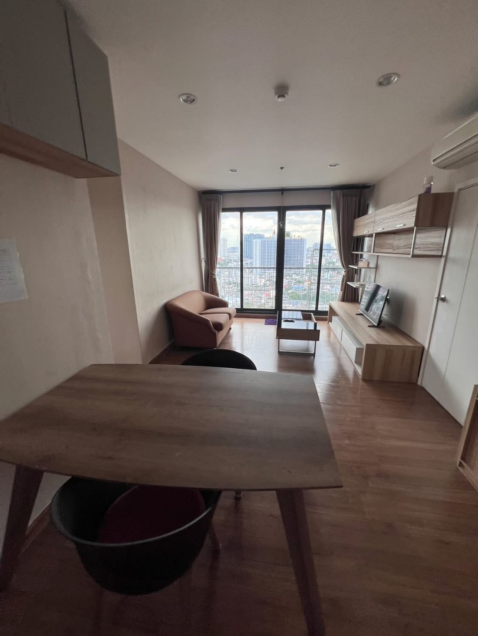 The Tree Rio Bang-Aor Station