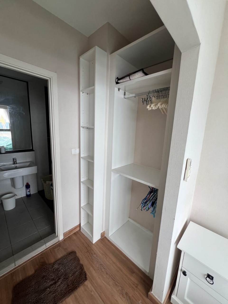 The Tree Rio Bang-Aor Station