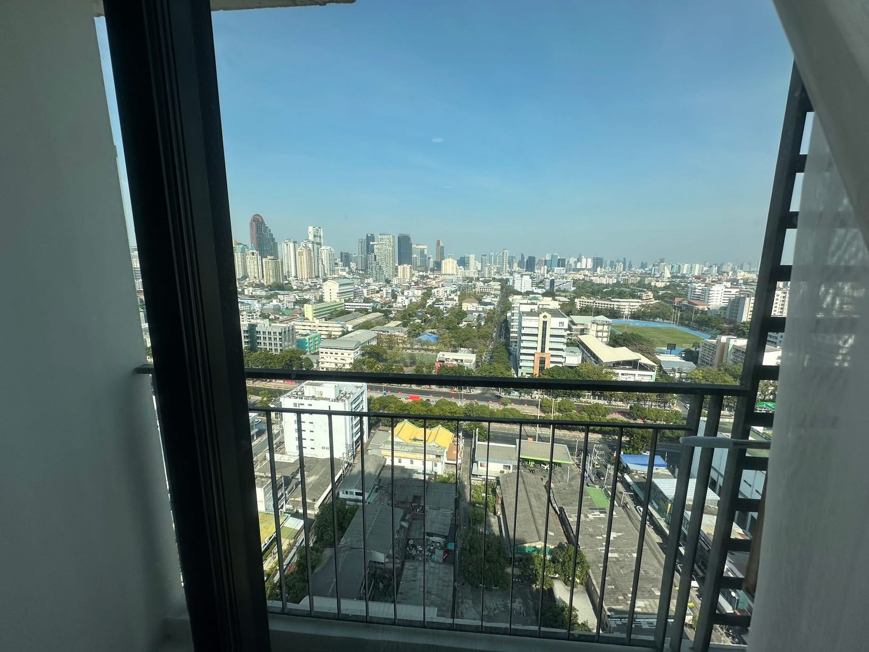 Bangkok Horizon Sathorn - Narathiwas 