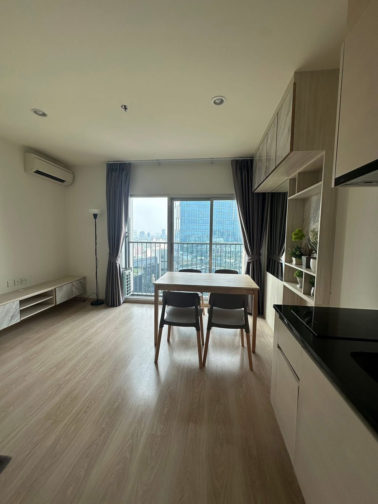 Noble Revolve Ratchada