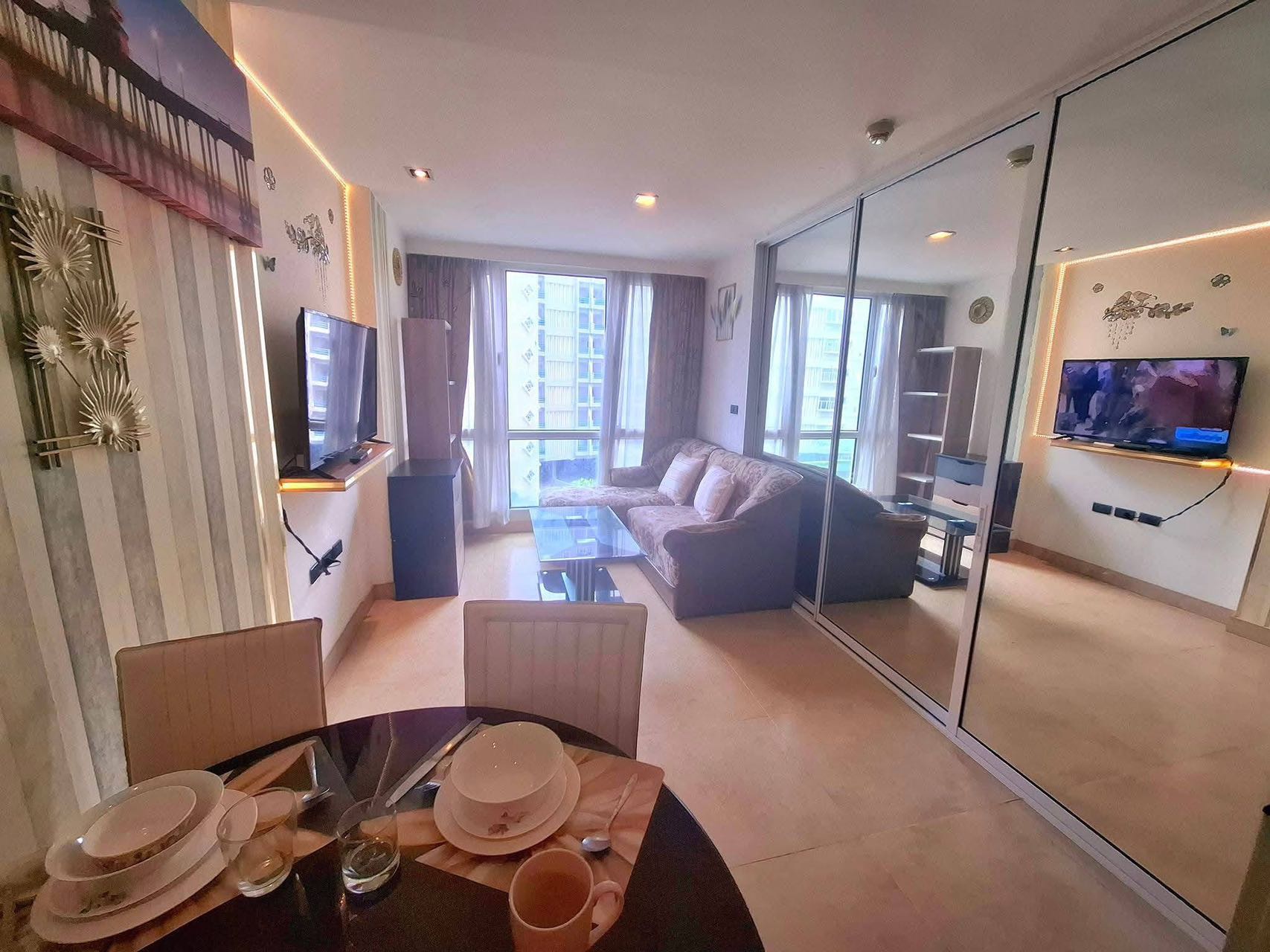 芭堤雅山崖公寓