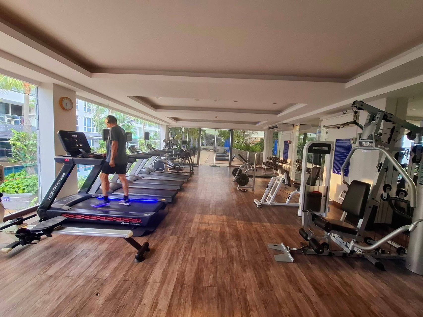 芭堤雅山崖公寓