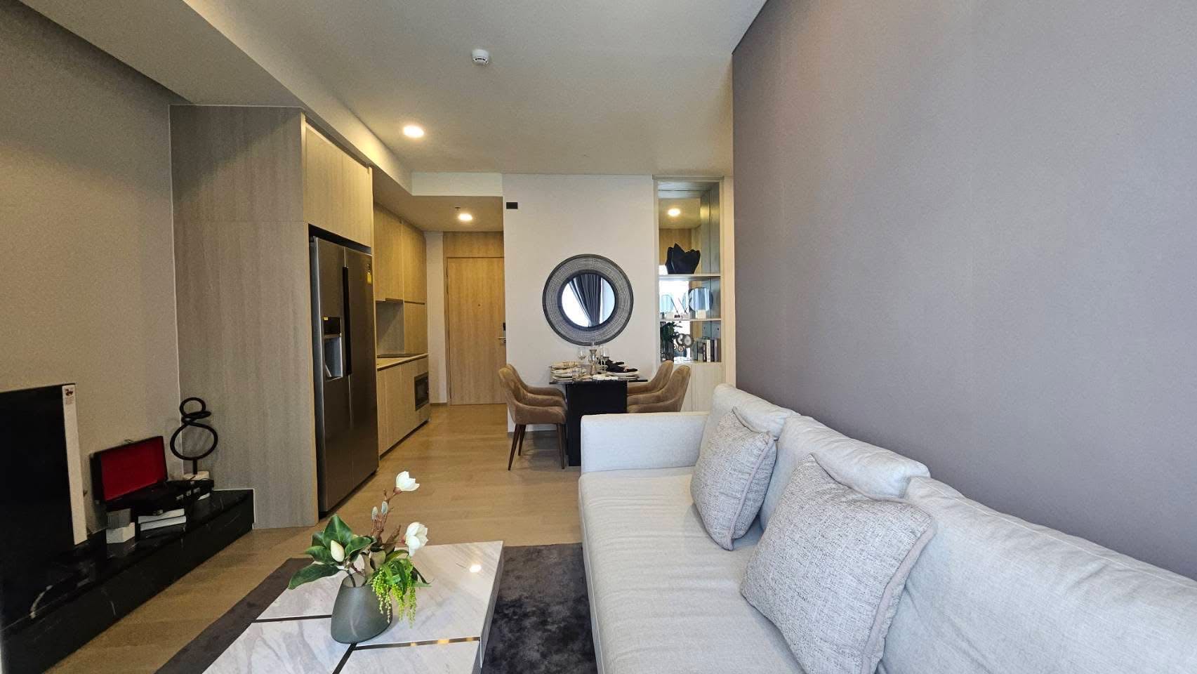 Siamese Executive 42