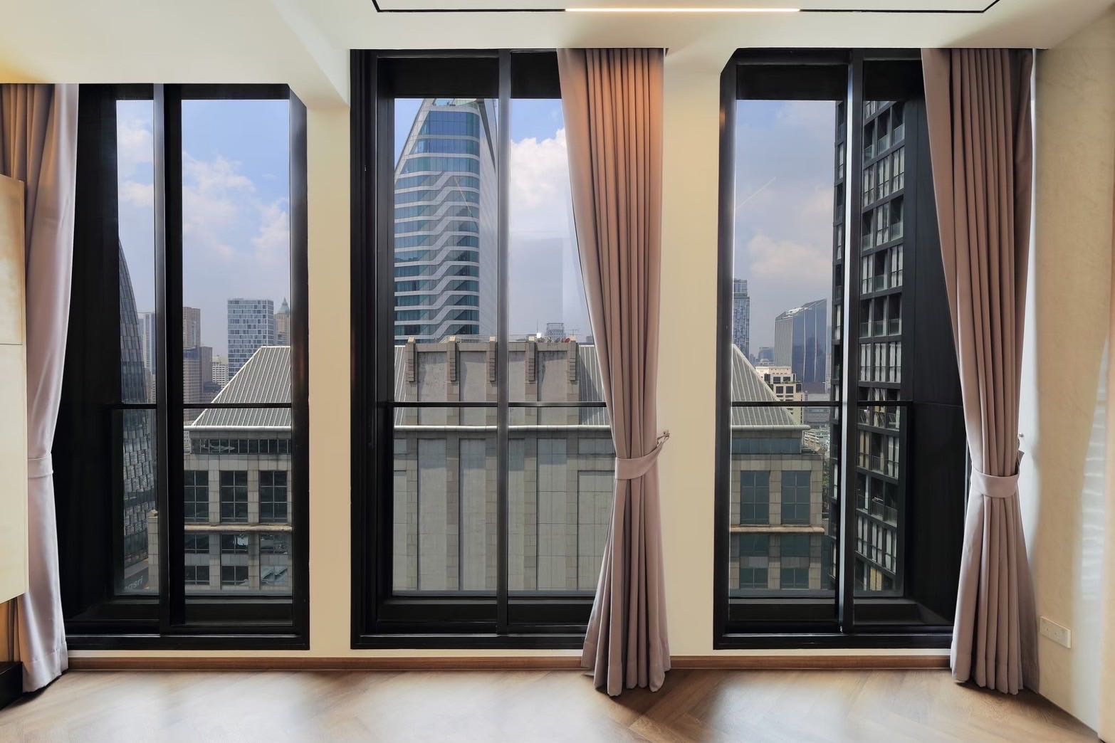 Noble Ploenchit(出售）