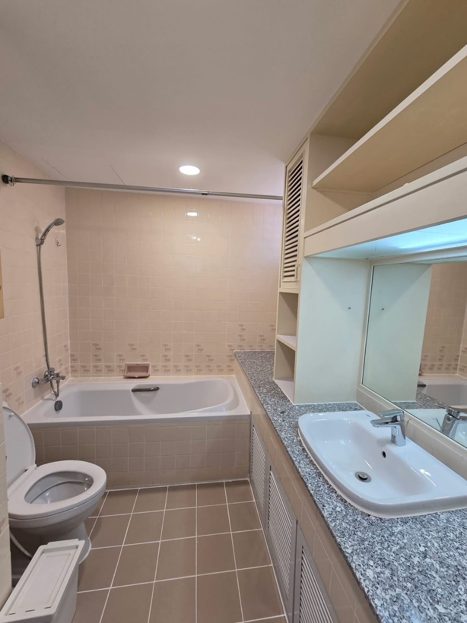 Tai Ping Towers-Ekkamai