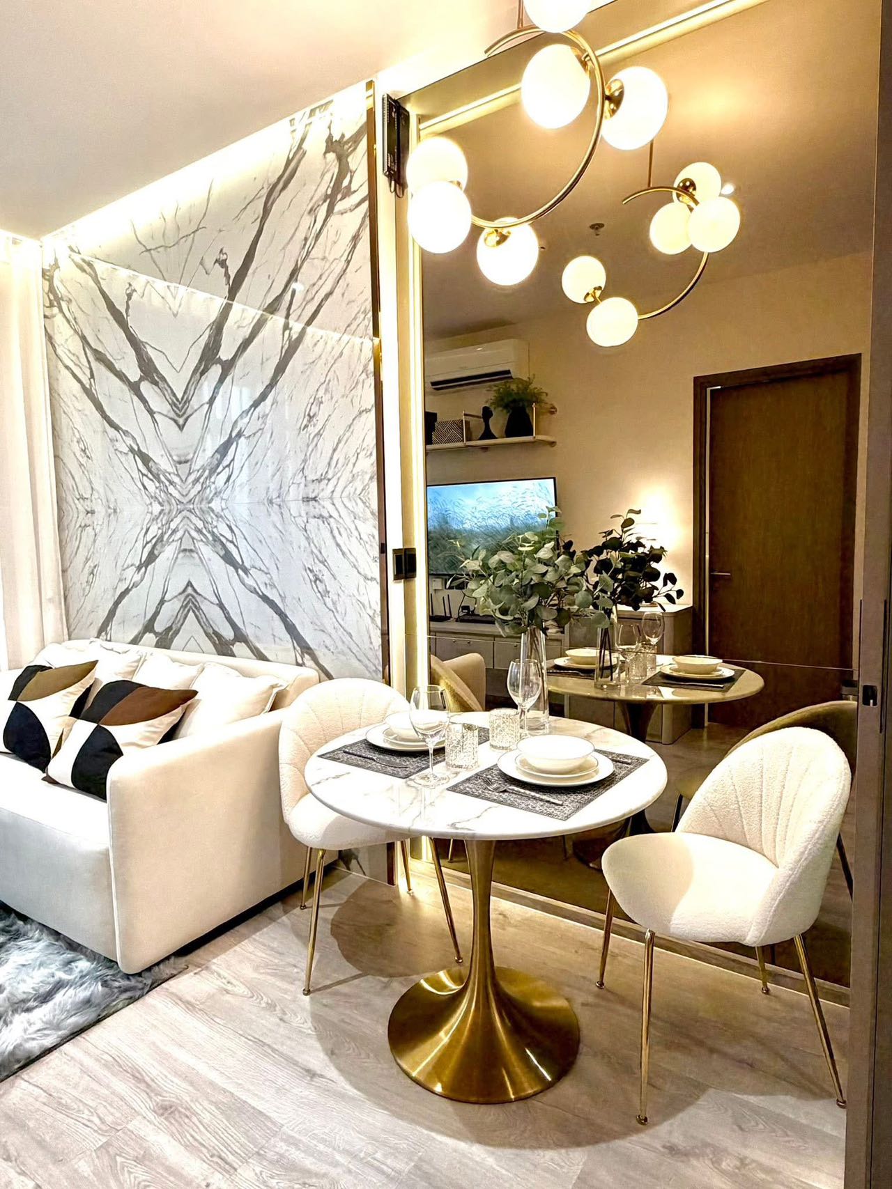 RHYTHM Ekkamai Estate