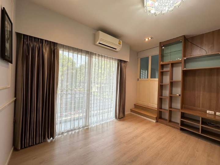 Baan Klangmaeng Sukhumvit 77