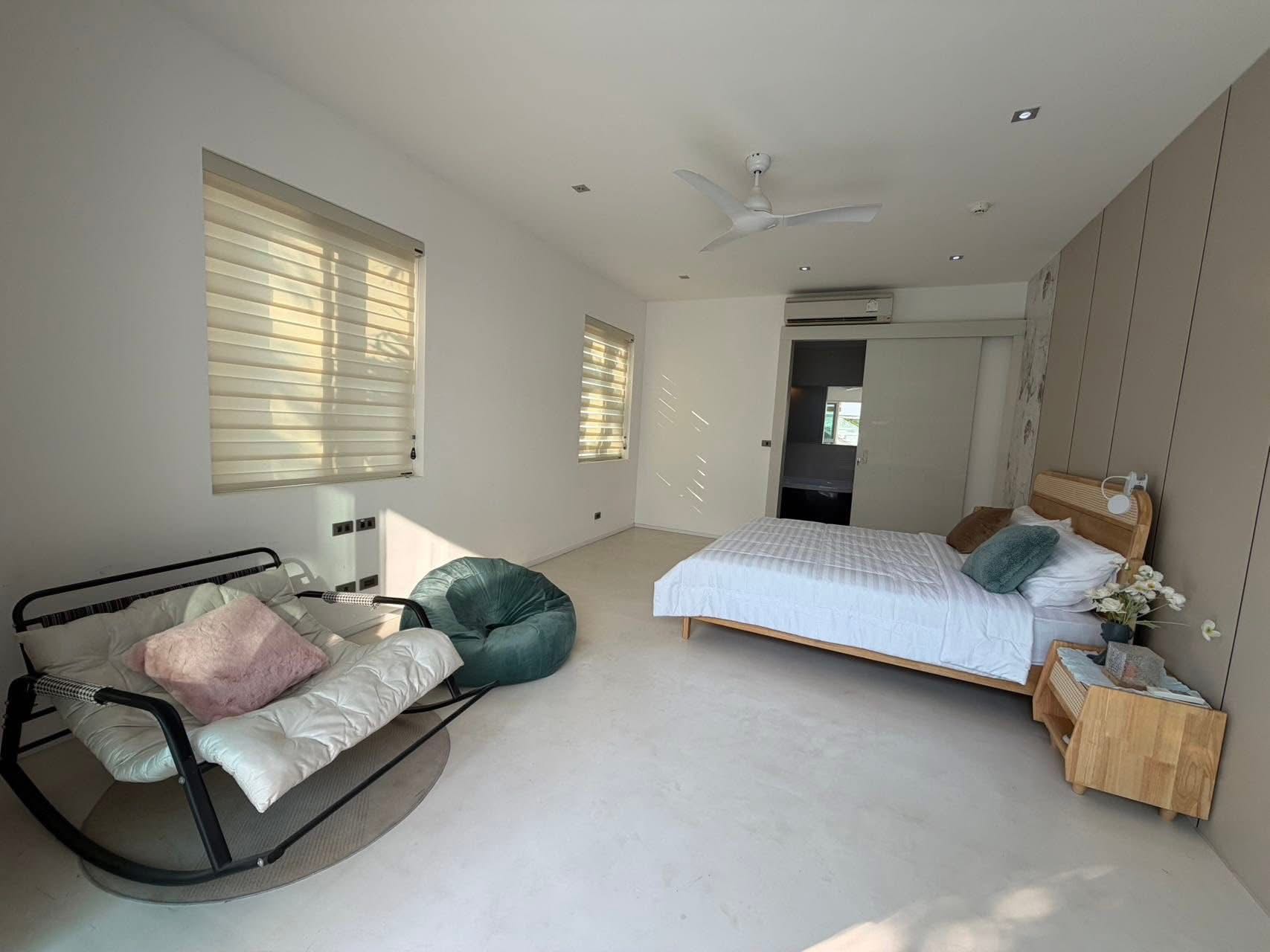 芭提雅中天 三层独栋泳池别墅