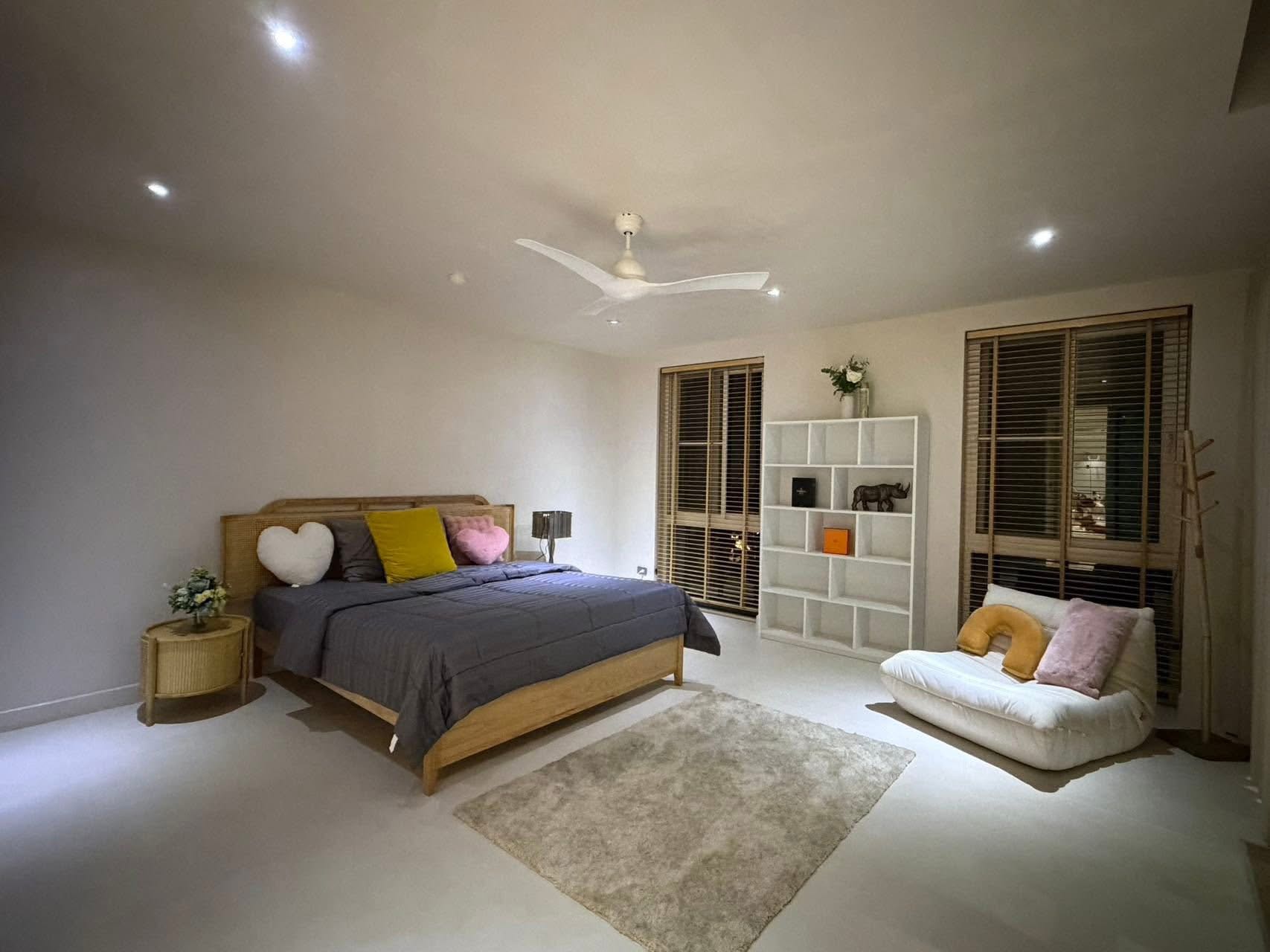 芭提雅中天 三层独栋泳池别墅