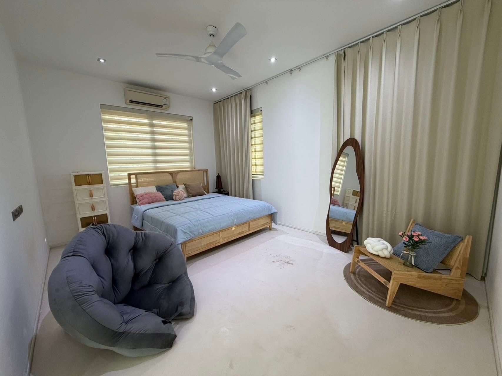 芭提雅中天 三层独栋泳池别墅