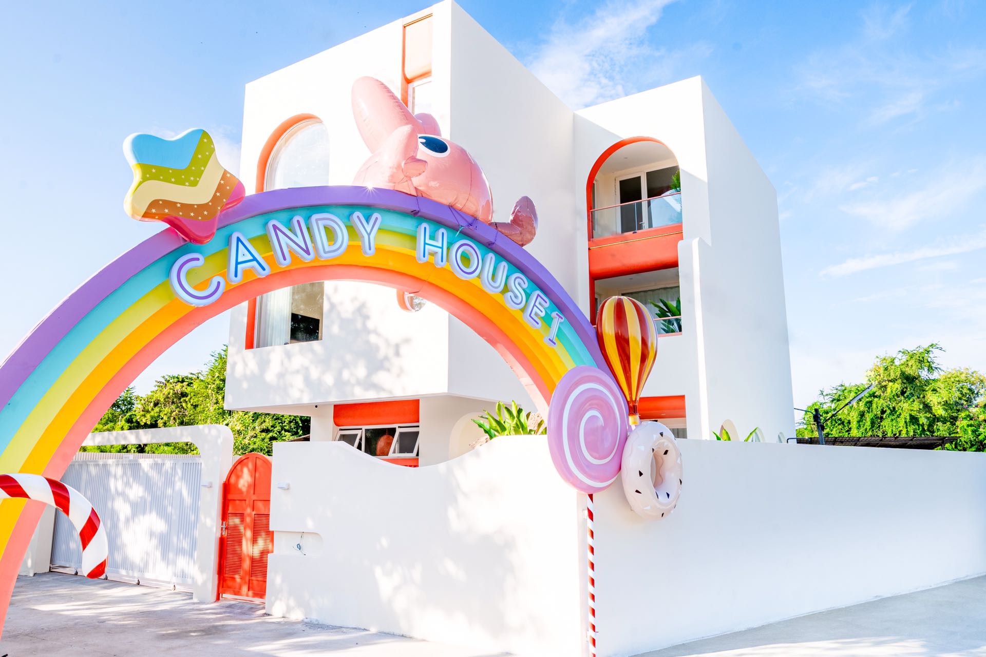 CANDY HOUSE