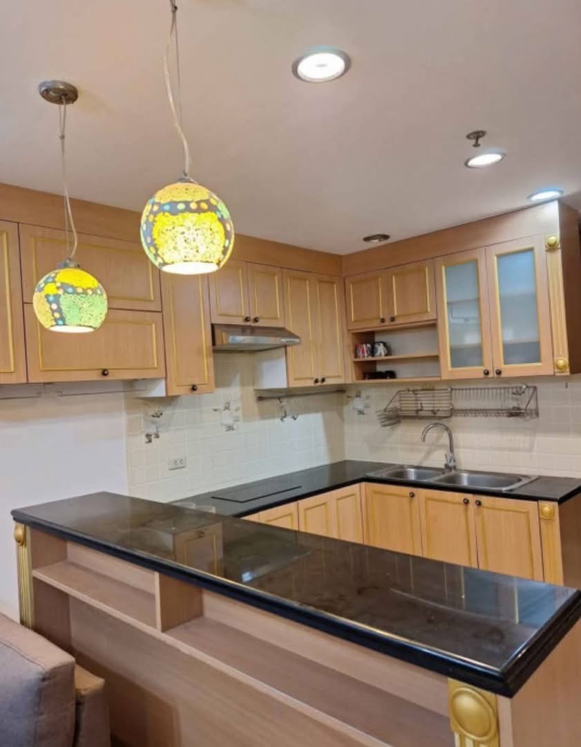 Asoke Place Condo 附近:MRT Sukhumvit, BTS A