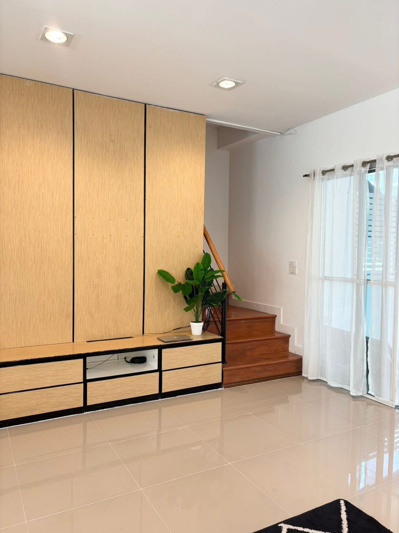 Vista 180 Teparak-Wongwaen Home Office