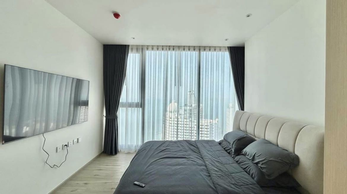  AROM Wong Amat Beachfront Condo