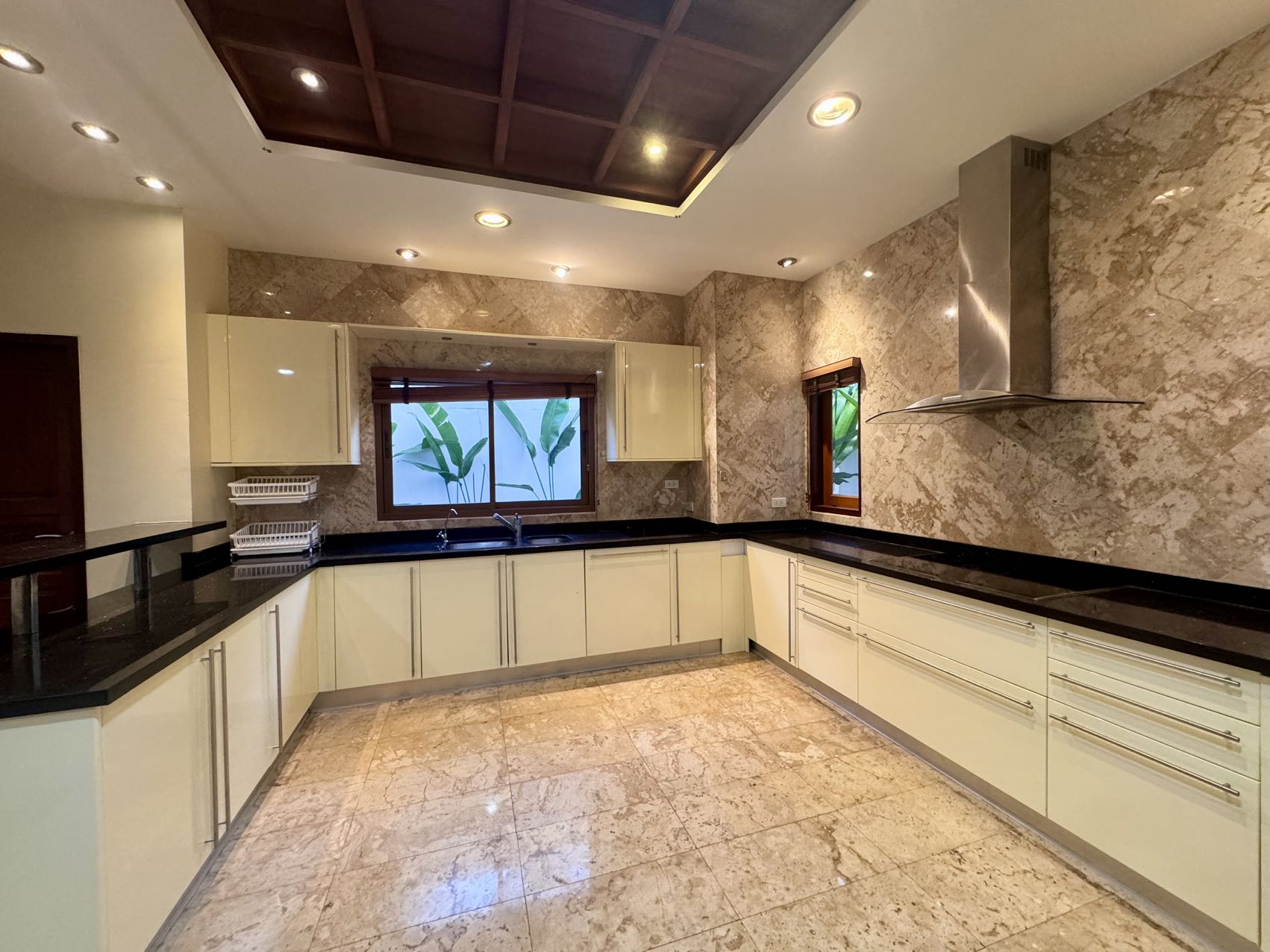 那中天泰巴黎独栋别墅