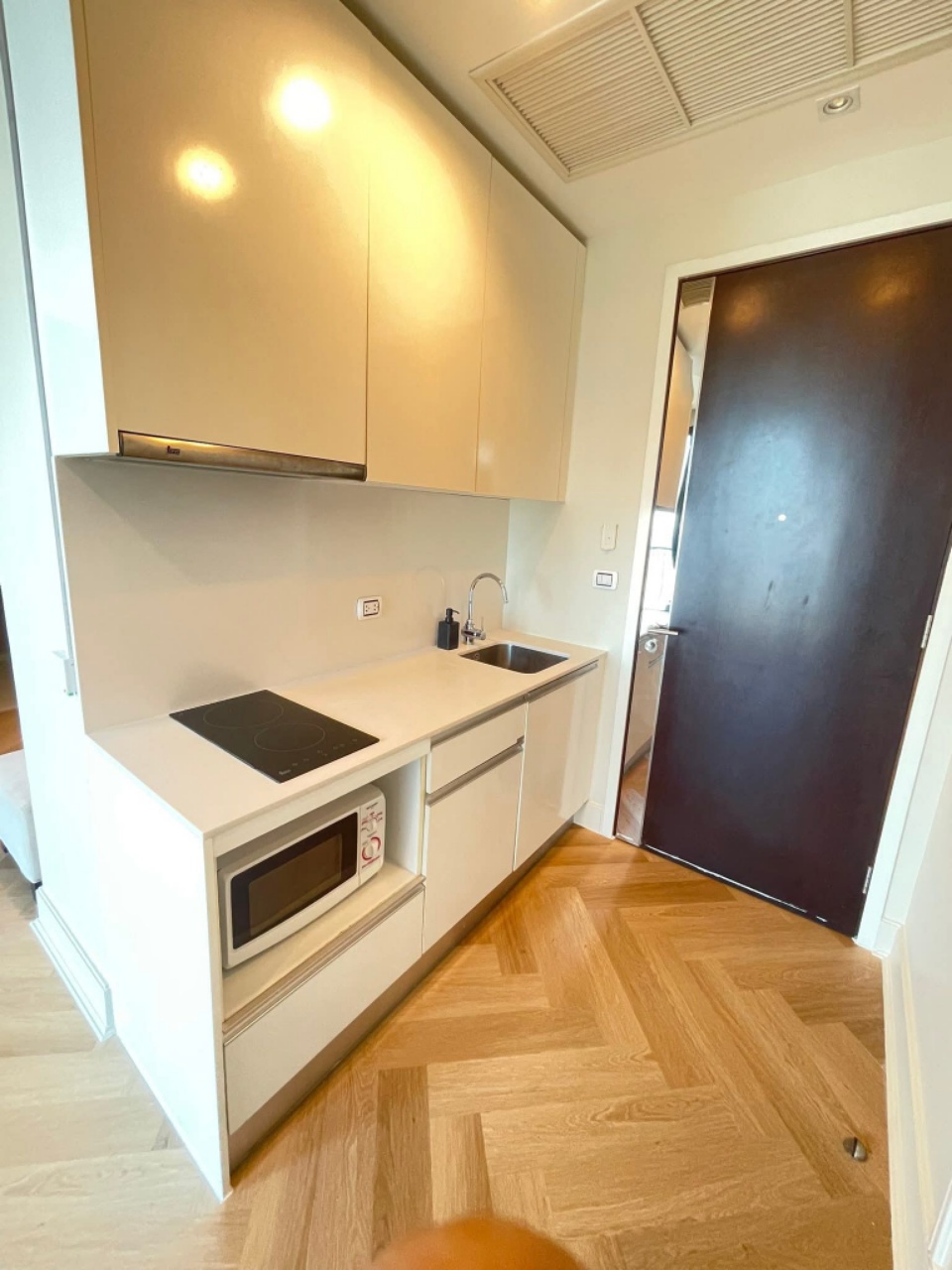 Equinox Phahol-Vipha