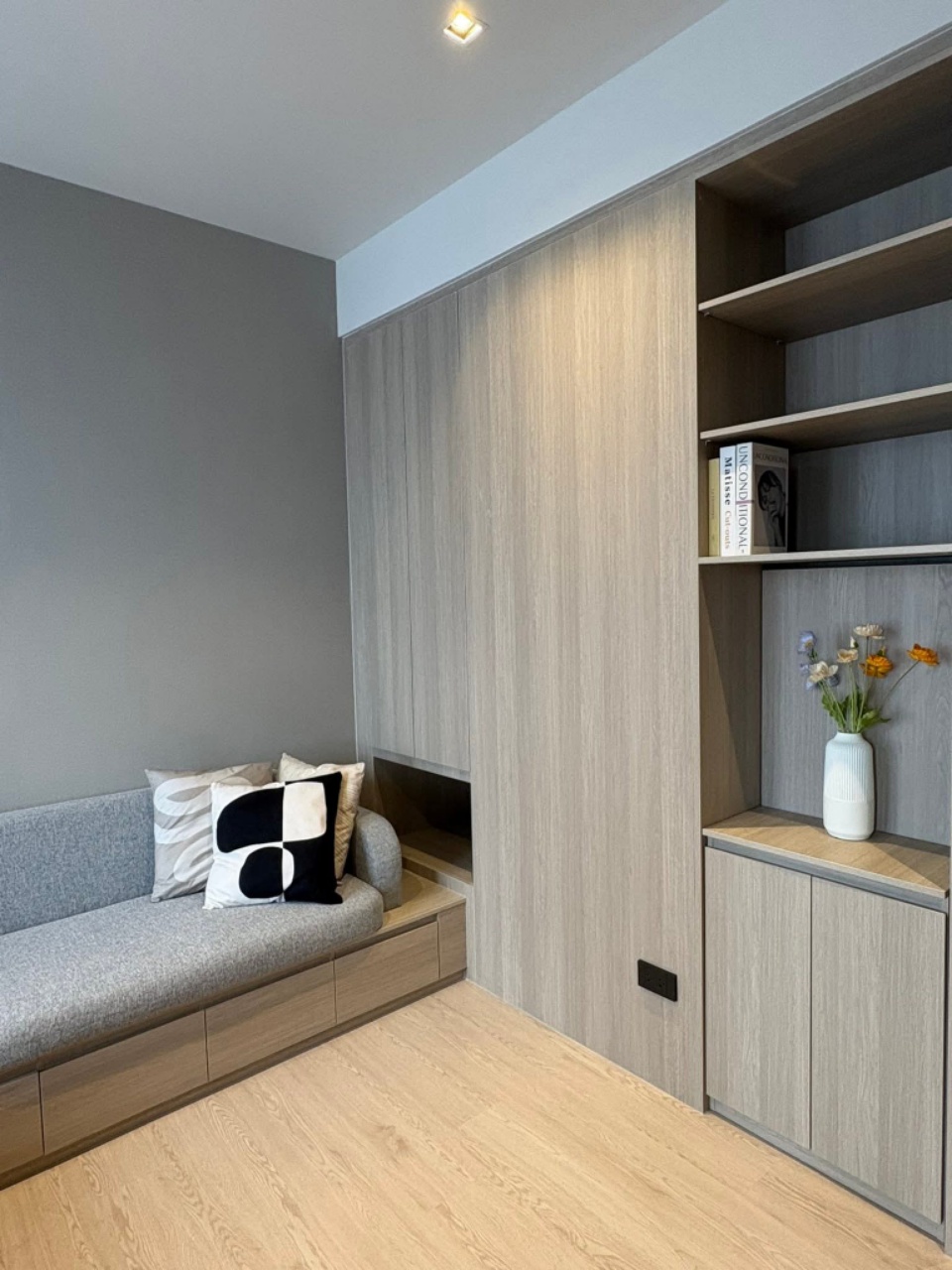 Reference Sathorn-Wongwiangyai