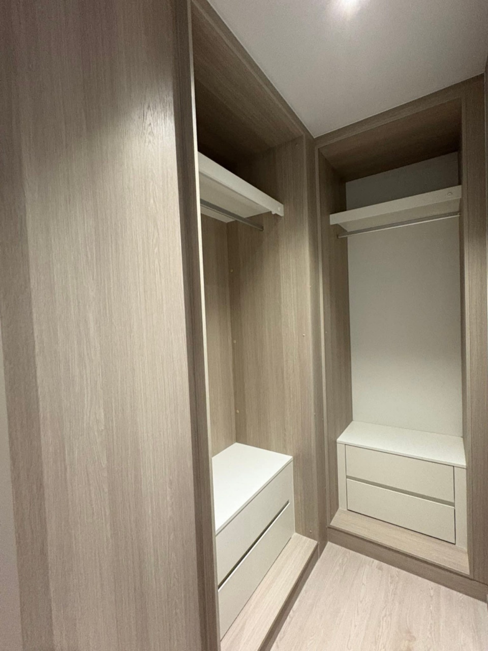 Reference Sathorn-Wongwiangyai