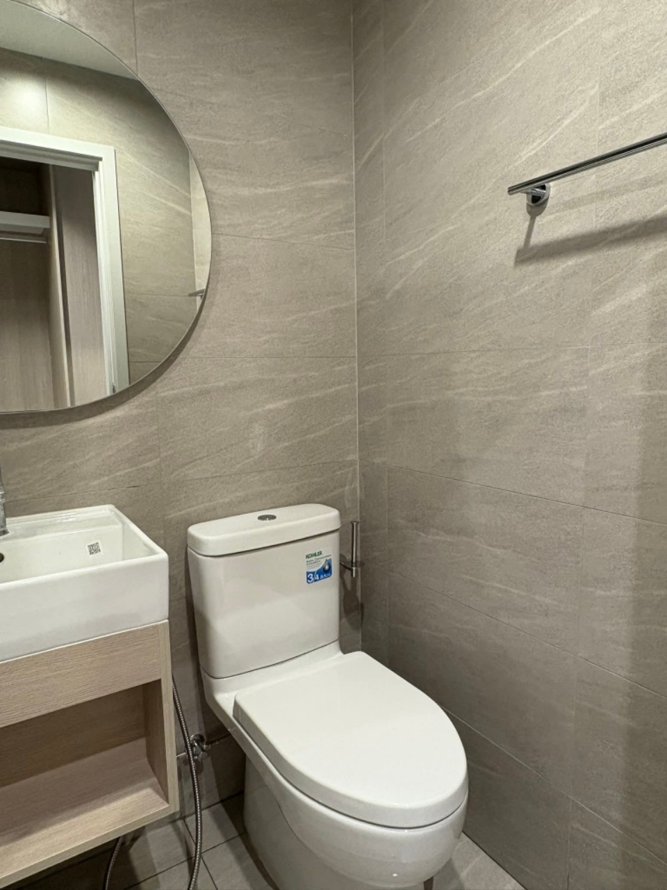 Reference Sathorn-Wongwiangyai