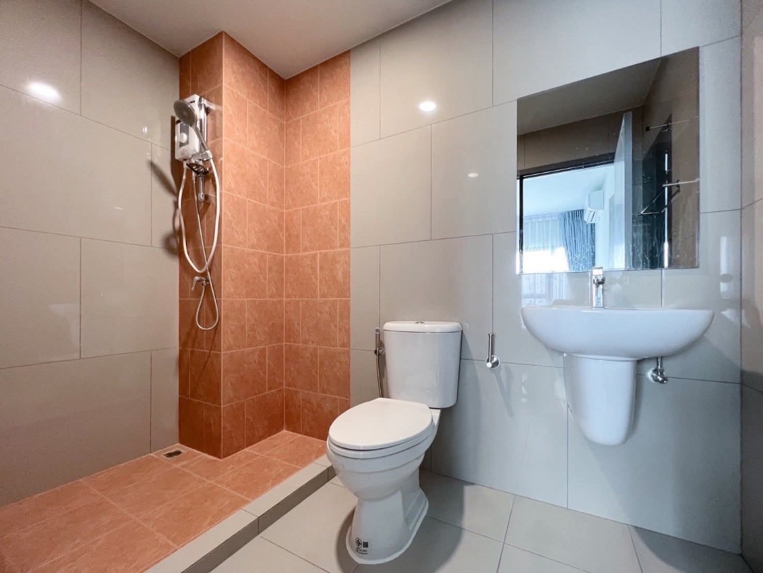 Regenthome Wutthakat