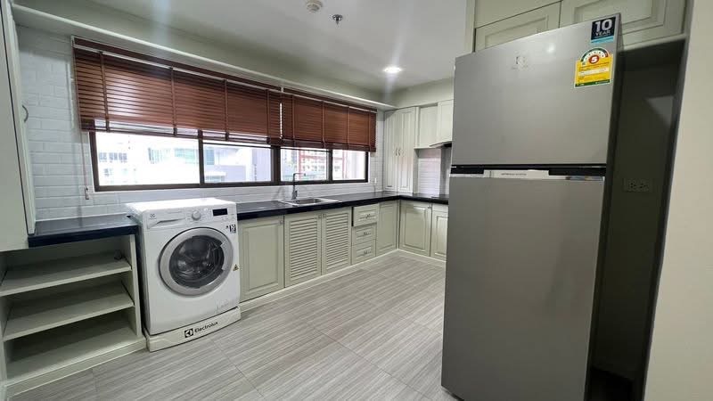 M Towers Sukhumvit 35