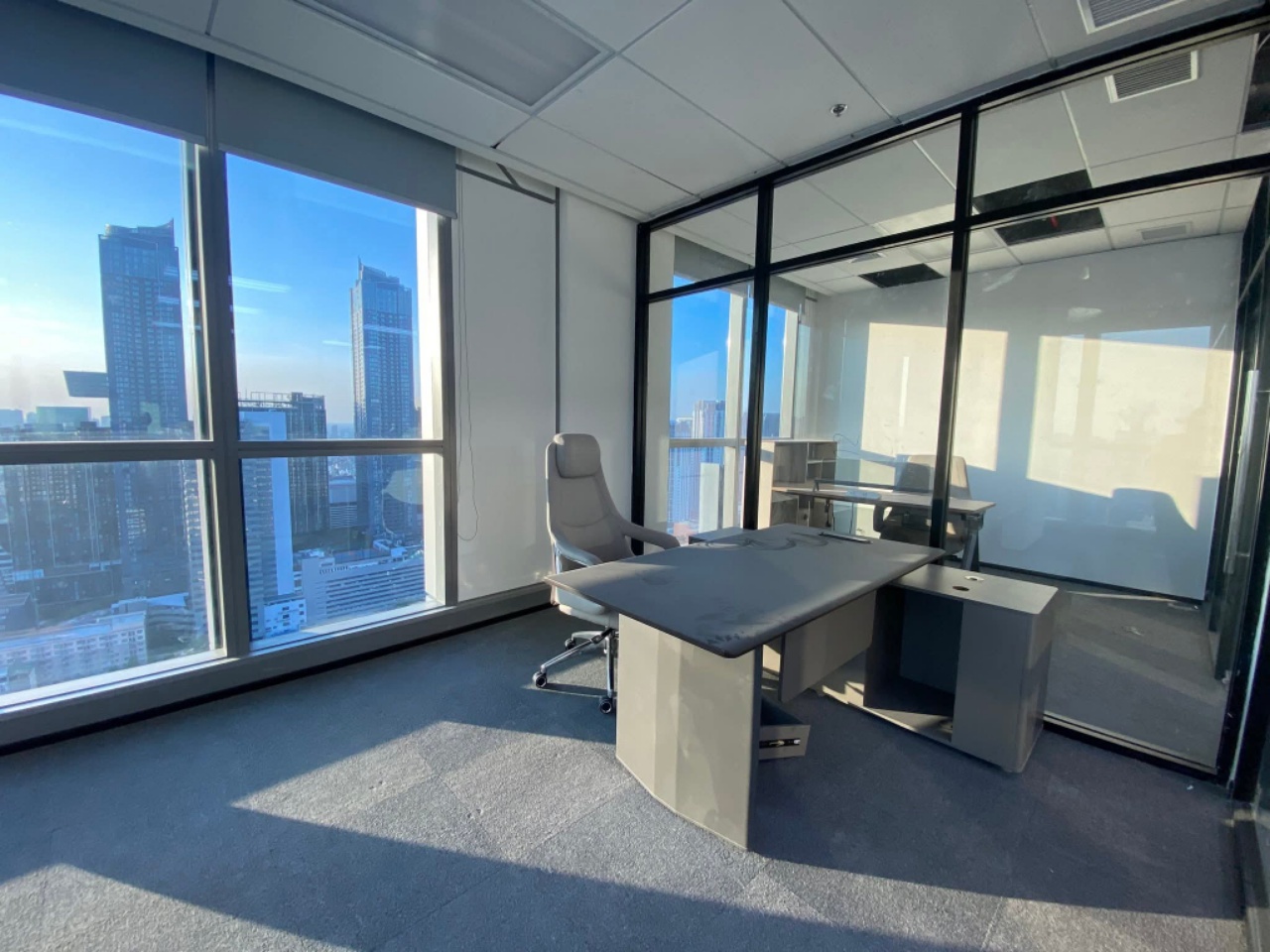 Wokii (V-One Tower) —  Office