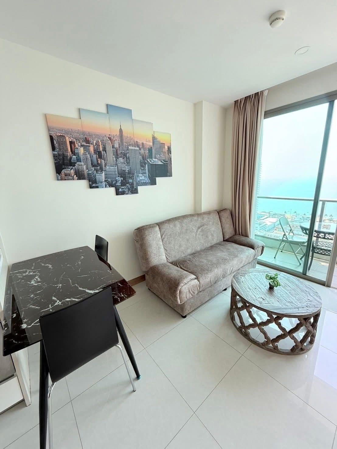 里维埃拉乔木提恩公寓