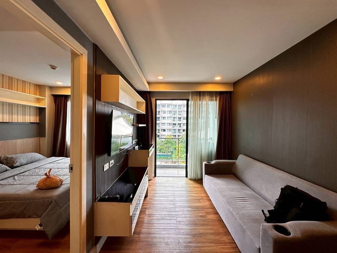 Dusit Grand Park 1