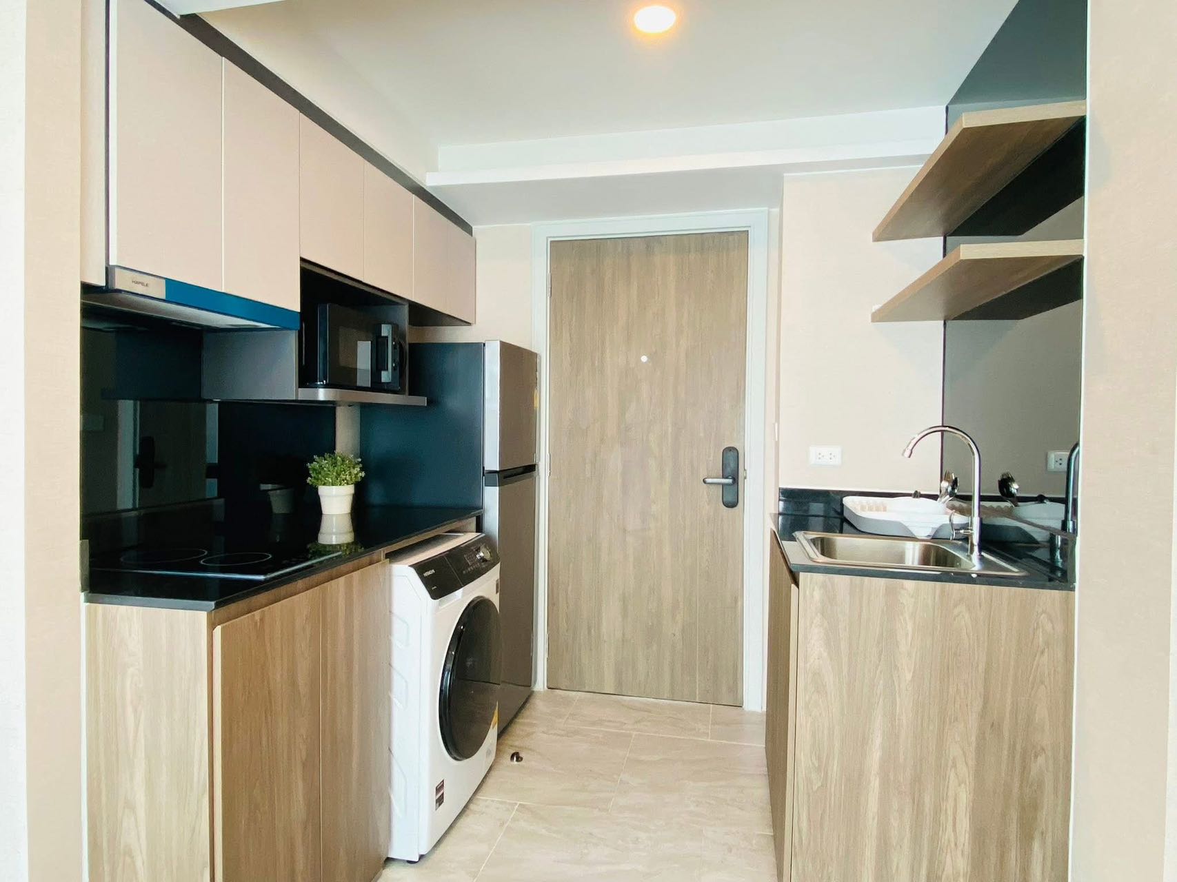 LLoyd Soonvijai Condo