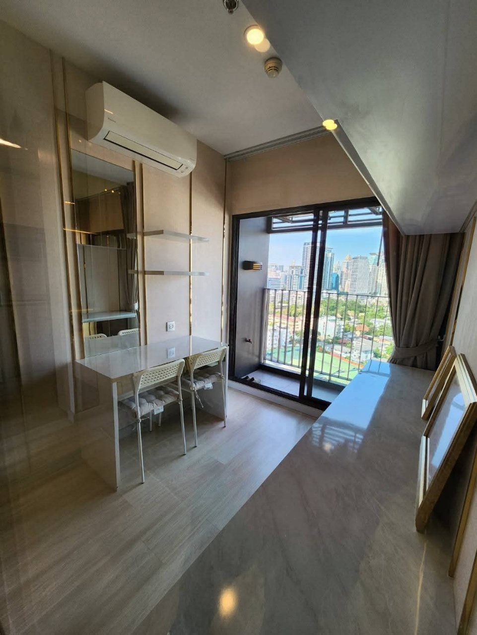 Knightsbridge Prime Sathorn