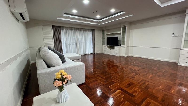 M Towers Sukhumvit 35